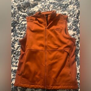 The Northface  best never worn. Says men but fits women Small or medium